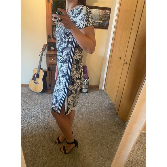 Black and white soft tie dye knee length dress - Picture 3 of 6